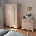 Schoene Zeiten Ferienwohnung, 80qm 아파트 바이에르스브론